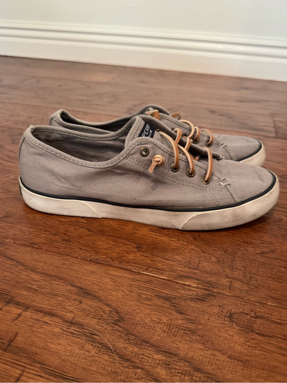 Pier View women’s Sperry slip on sneakers